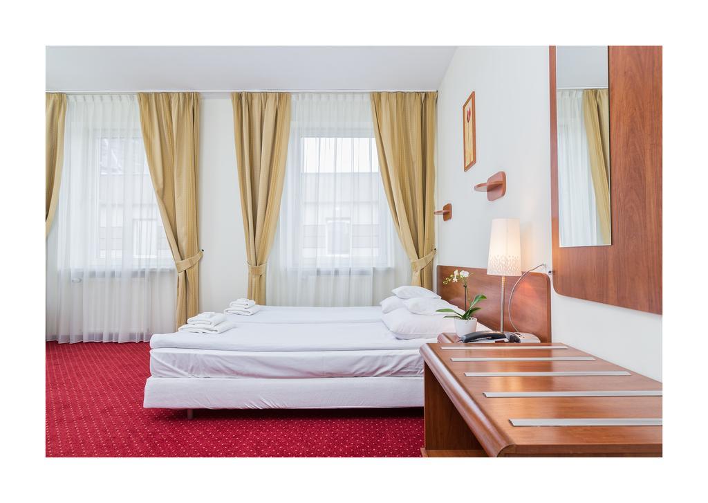 Hotel Colibra Varsovia Habitación foto